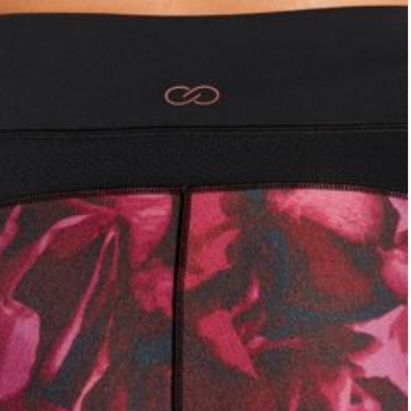 Calia floral Capri tights w mesh and calf cutouts - Picture 3 of 8